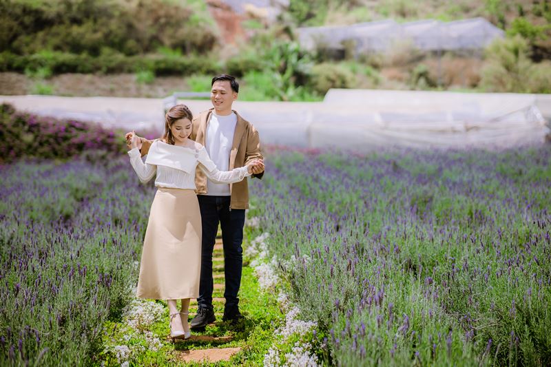 hinh cuoi da lat mau trong sang