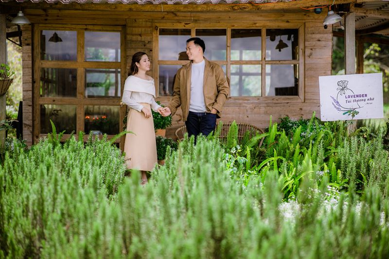 hinh cuoi da lat mau trong sang