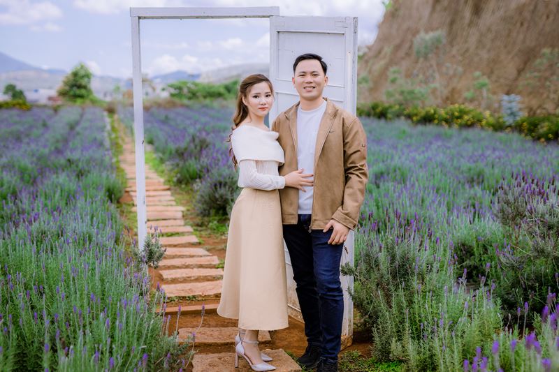 hinh cuoi da lat mau trong sang