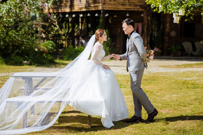 hinh cuoi da lat mau trong sang