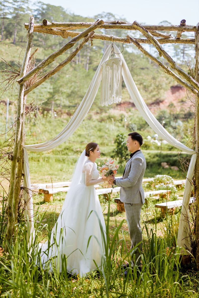 hinh cuoi da lat mau trong sang