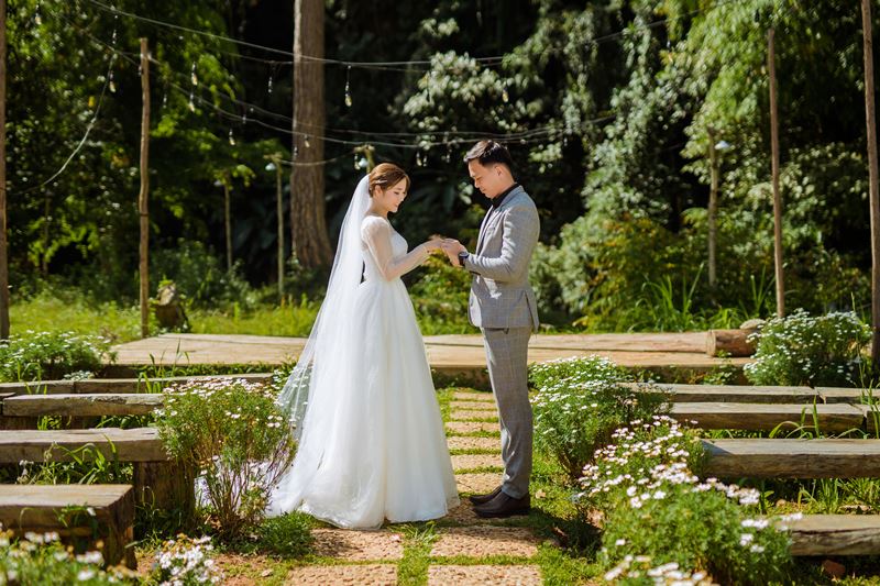 hinh cuoi da lat mau trong sang